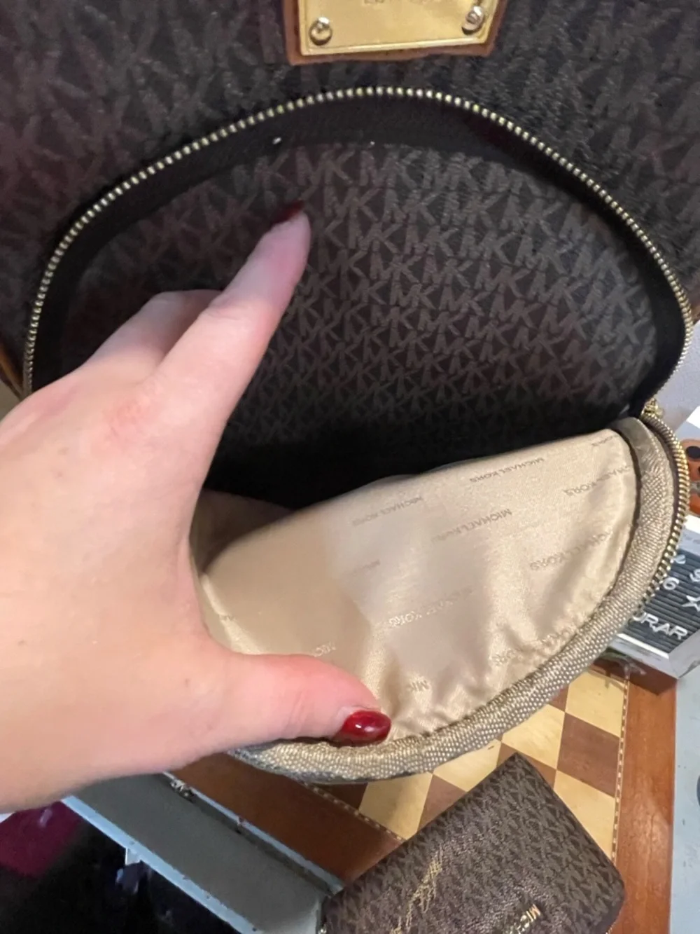 Michael Kors Jet Set Travel back pack and matching wallet - Picture 6 of 10